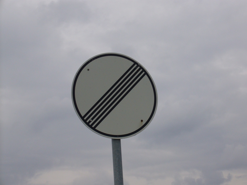 no-speed-limit-sign.jpg